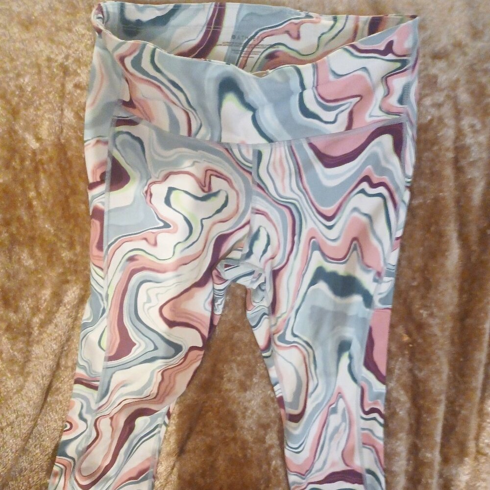 Athleta Ultimate Stash Pocket  Capri sz M